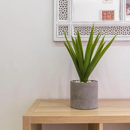 Flat With Ac, Wifi, Netflix, Balcony - 3 Min From The Beach