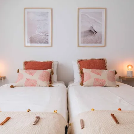 Apartment Flat With Ac, Wifi, Netflix, Balcony - 3 Min From The Beach Armacao de Pera