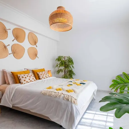 Flat With Ac, Wifi, Netflix, Balcony - 3 Min From The Beach *