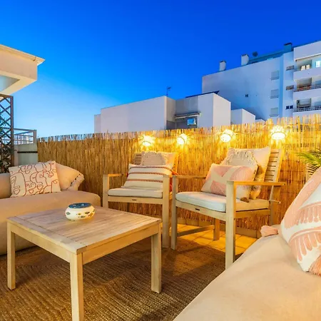 Flat With Ac, Wifi, Netflix, Balcony - 3 Min From The Beach Apartment Armacao de Pera