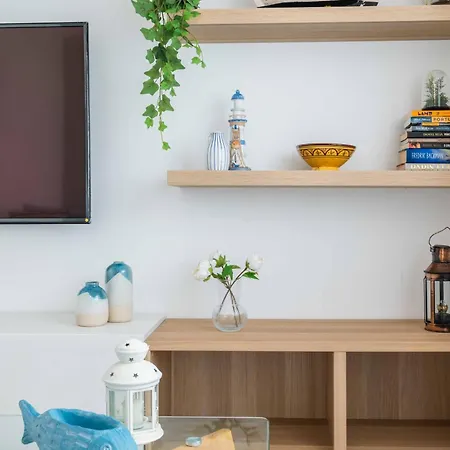 Flat With Ac, Wifi, Netflix, Balcony - 3 Min From The Beach *