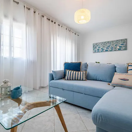 Flat With Ac, Wifi, Netflix, Balcony - 3 Min From The Beach דירה *