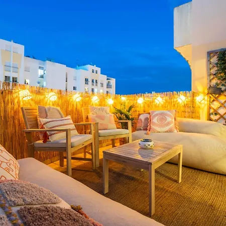דירה Flat With Ac, Wifi, Netflix, Balcony - 3 Min From The Beach *