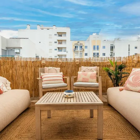 Flat With Ac, Wifi, Netflix, Balcony - 3 Min From The Beach *